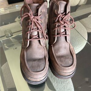 UGG Men's Dark Brown Leather Chukka Lace-Up Boots